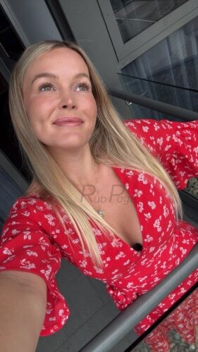 Name: Vivion. I offer Massage, fuck and happy ending 😍😜🍆🍆