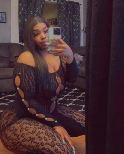 Name: Vivion. I offer Massage, fuck and happy ending 😍😜🍆🍆