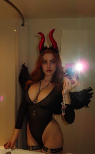 CLARA MAGICAL HANDS🙂