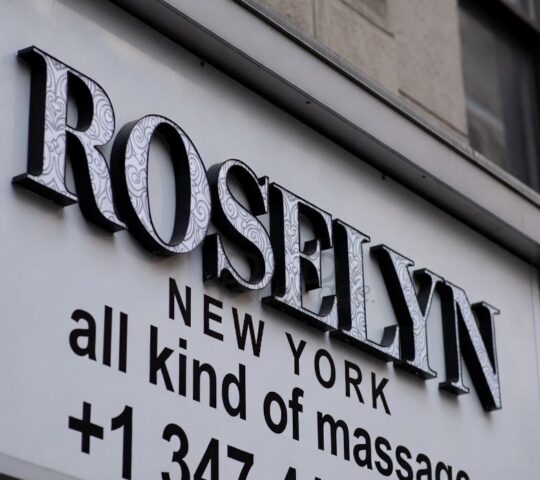 Tugrub – Rub& Tug Massage Parlor