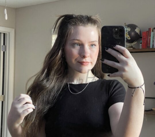 Fancie massage/strip tease/mutual touch