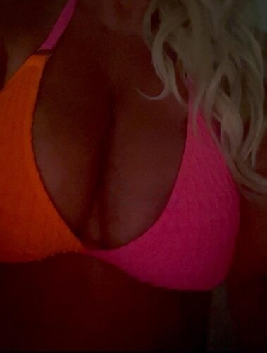 Relax with me-Swedish Blonde